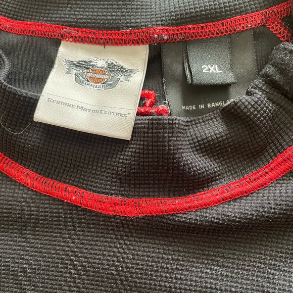 Harley-Davidson Ladies 2XL Long Sleeve Top. Gently used. Stunning Red Trim! - Picture 6 of 12